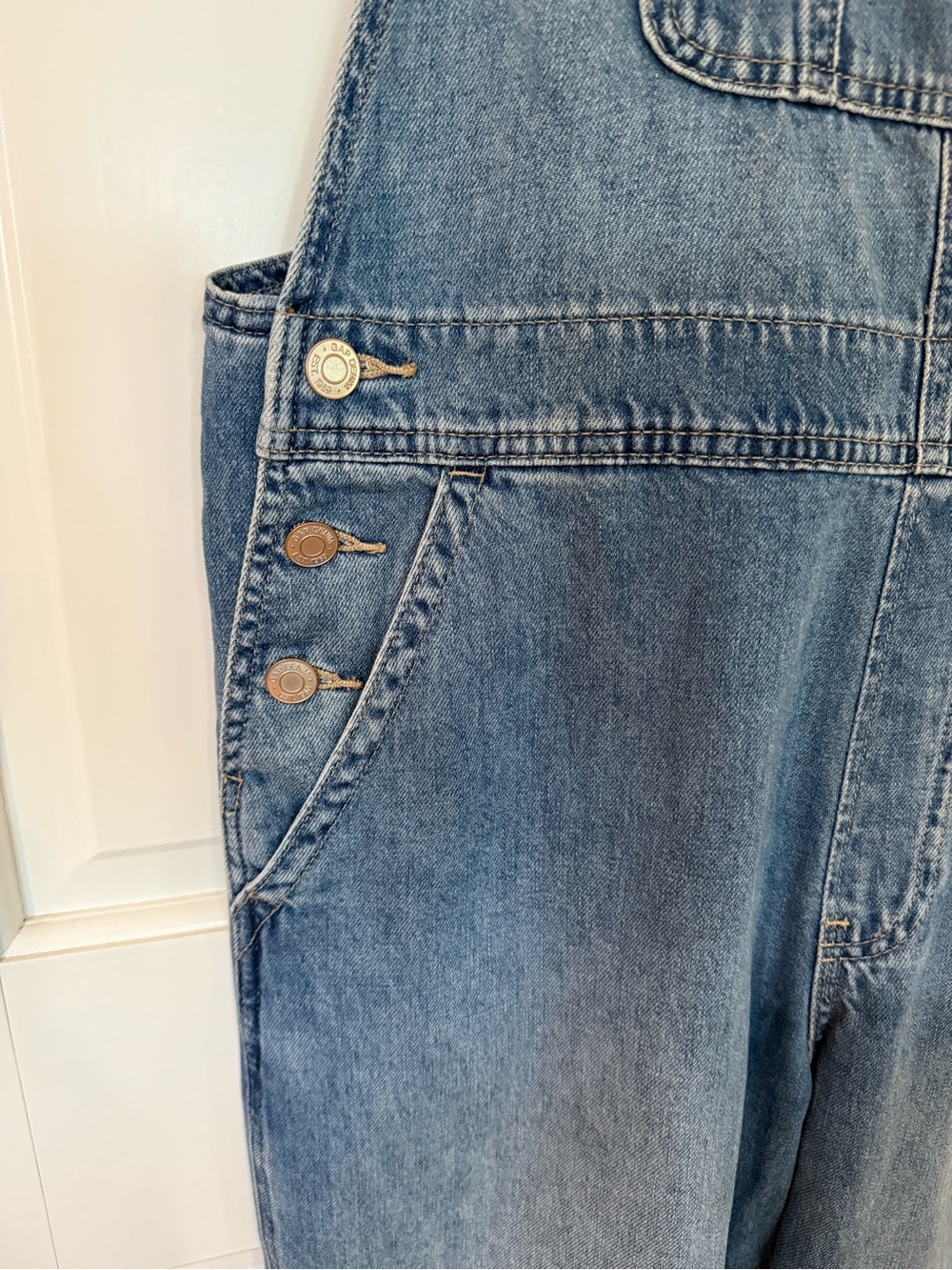 Gap Classic Denim Overalls in Medium Blue M - Picture 3 of 10